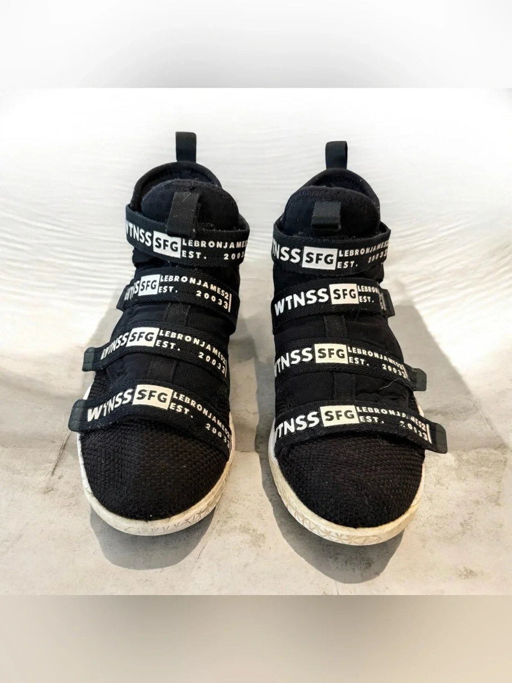 Nike LeBron Soldier 11 youth sneakers strappy design Size 2Y